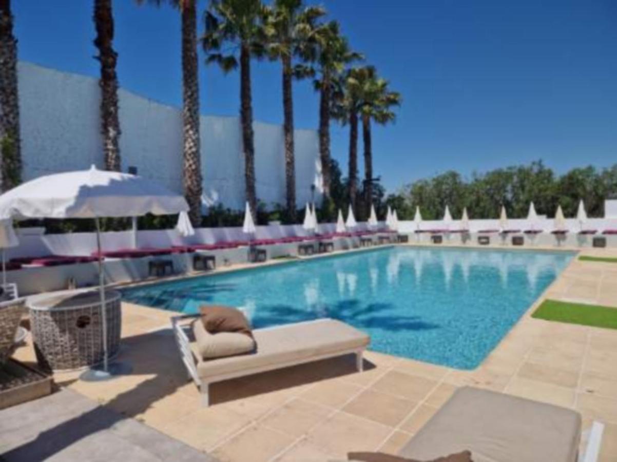 Le Jardin De Babylone "Reserve Aux Couples Uniquement" Agde Exteriör bild