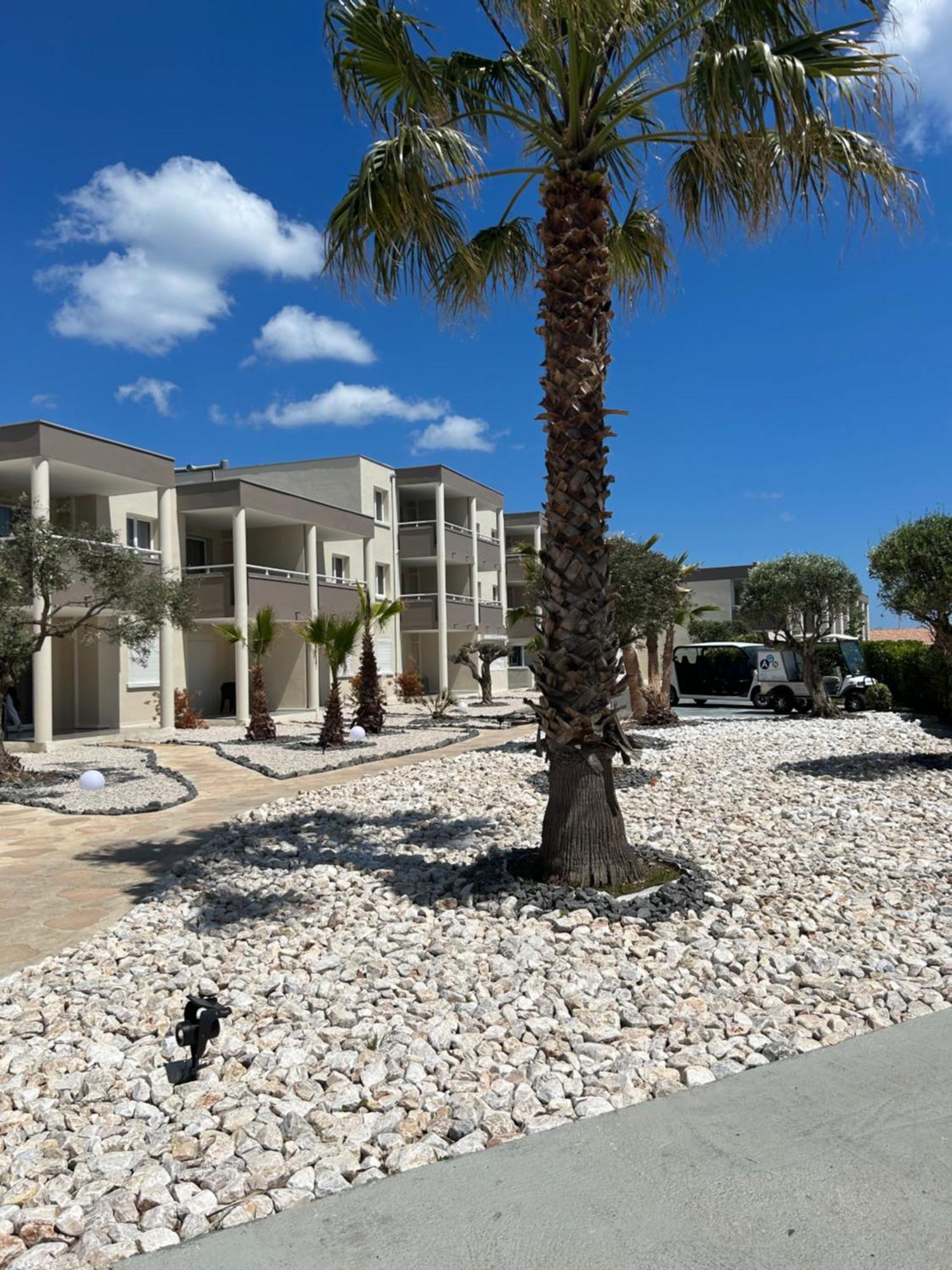 Le Jardin De Babylone "Reserve Aux Couples Uniquement" Agde Exteriör bild